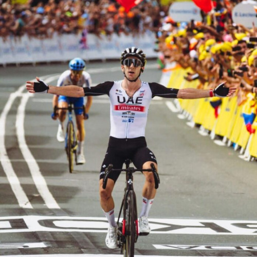 Simon Yates câștigă turul Italiei și devine al doilea britanic cu această victorie