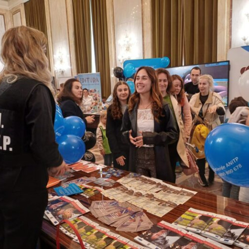 Campania națională pentru prevenirea traficului de minori, lansată cu ocazia Zilei Internaționale a Copilului, a fost anunțată de Agenția Națională împotriva Traficului de Persoane (ANITP), în colaborare cu Direcția Siguranța Școlară din cadrul Inspectoratului General al Poliției Române și Asociația „Copiii au talent”. Potrivit site-ului newsbucuresti.ro, acțiunea poartă numele „Dorinte îndeplinite la vârste potrivite” și are ca scop protejarea copiilor de pericolele traficului.