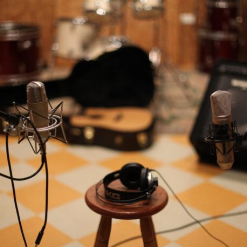 Tineri din Sectorul 2 vor învăța cum se creează o piesă muzicală, de la idee la difuzare