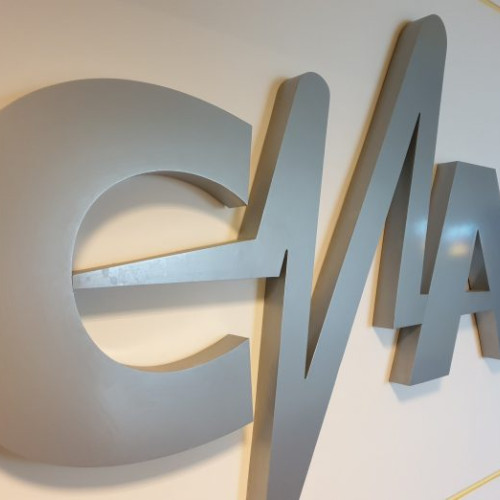 CNA cere eliminarea rapidă a imaginilor violente legate de crimele din online