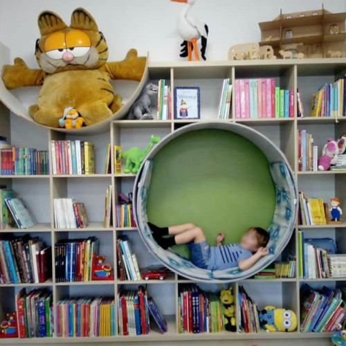 Elevii din București și-au construit propria bibliotecă cu sprijinul Fundației Dan Voiculescu