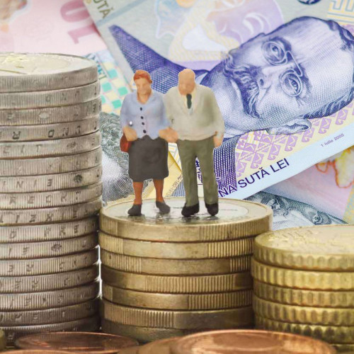 Pilonul 2 de pensii private obligatori a adus în beneficiul românilor un câștig net de peste 51,4 miliarde de lei în primii 17 ani de funcționare, potrivit datelor prezentate de APAPR pe portalul www.pilonul2.ro. Conform acesteia, sistemul a înregistrat, la finalul lunii mai 2025, o valoare totală a activelor de 166,2 miliarde de lei, administrate de șapte fonduri de pensii, cu 8,3 milioane de participanți.