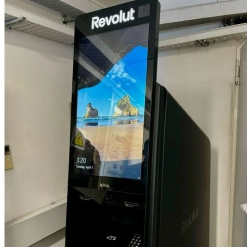 Revolut lansează primii bancomate în Spain, în cadrul unui proiect pilot