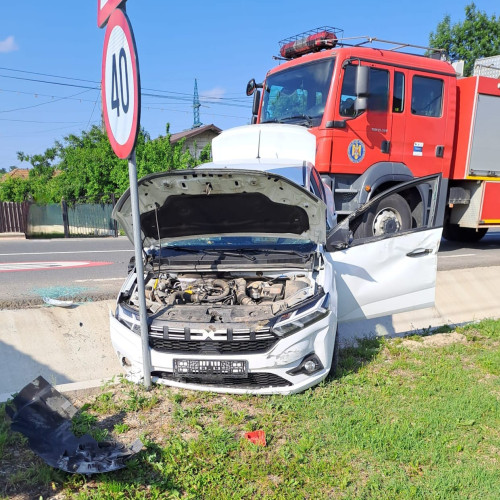 Accident pe DN 28 B în Copalau: un autoturism Dacia Logan implicat