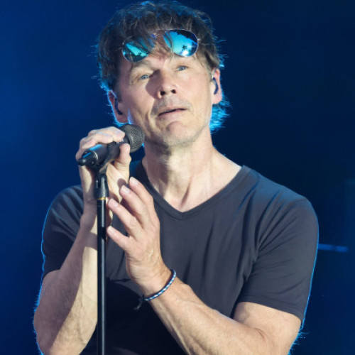 Morten Harket, solistul trupei norvegiene A-ha, are un nou diagnostic medical, potrivit digi24.ro. CITEAZĂ că artistul în vârstă de 65 de ani a fost diagnosticat cu boala Parkinson, iar vestea a fost făcută oficial pe site-ul formației, într-un articol scris de Jan Omdahl, cel care s-a ocupat de biografiile membrilor trupei.