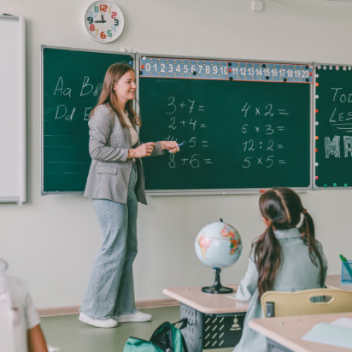 Ziua Invatatorului, o zi de recunoaștere pentru cadrele didactice din România