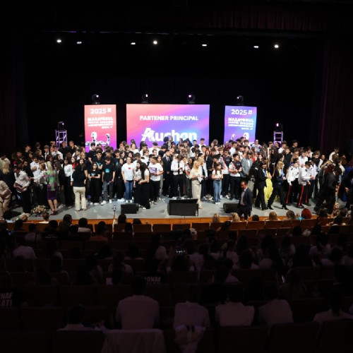 echipa creativeLand de la colegiul tehnic de cai ferate unirea pascani, premiată la maratonul pentru educație antreprenorială din bucurești