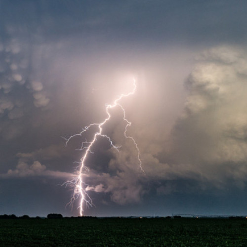 Avertizare de ploi torențiale emisă de meteorologi pentru mai multe județe din țară