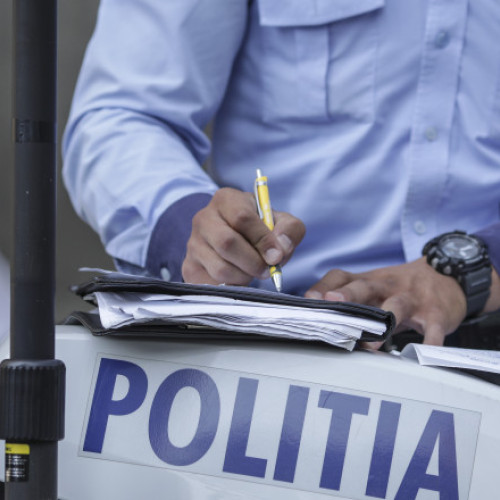 Barbat arestat dupa ce a amenintat politisti cu cutitul si a incercat sa-i loveasca