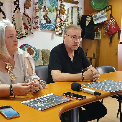 Festivalul naţional de muzică ușoară &quot;Voci de 5 stele&quot; a avut premiera la Resita