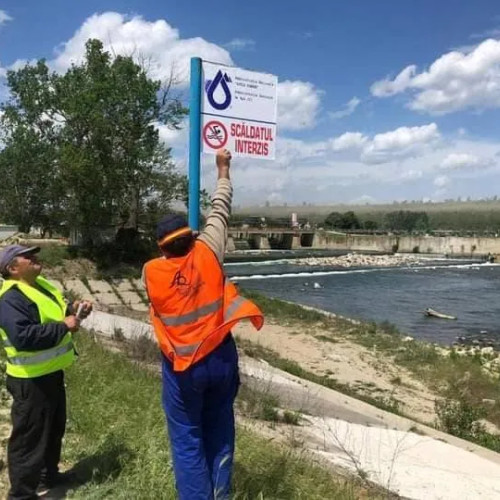 Apele râurilor din zona Jiu pot reprezenta riscuri serioase, atât din cauza pericolului de înec, cât și a contaminării bacteriologice, avertizează reprezentanții A.B.A. Jiu. Potrivit publicației editie.ro, aceștia au luat măsuri de prevenție pentru a informa populația despre pericolele scăldatului necontrolat în râul Jiu și în alte cursuri de apă importante din zonă.