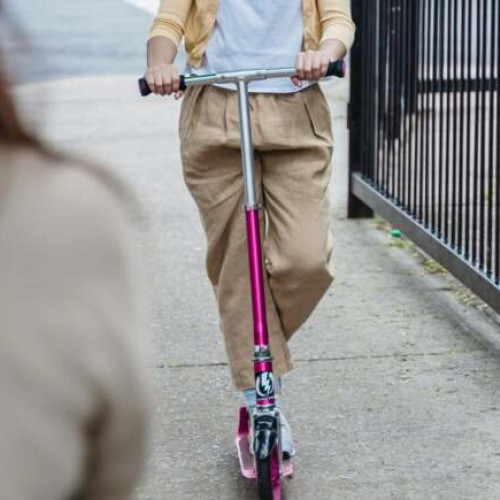 Elevă din Timiș, implicată într-un incident violent în școală