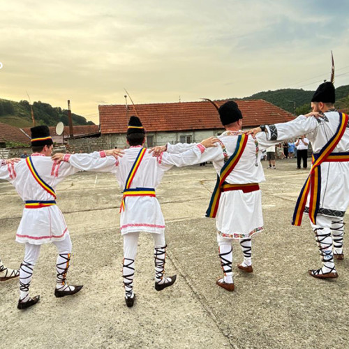 Moniomul sărbătorește tradiția Ruga Satului de Rusalii