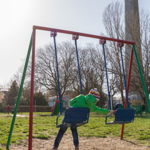 Incendiu într-un parc de joacă din Iași cauzat de copii, potrivit ISU