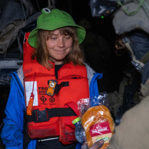 nava umanitară madleen, o încercare de a aduce ajutor în gaza, deviată de autoritățile israeliene