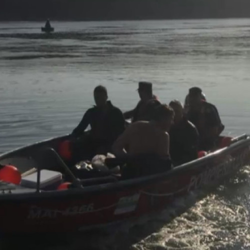 persoane dispărute după ce barca s-a răsturnat pe raul Argeș