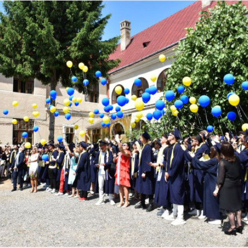 Cezar Kovacs a donat burse pentru elevii remarcați la Colegiul Național „Samuil Vulcan” din Beiuș