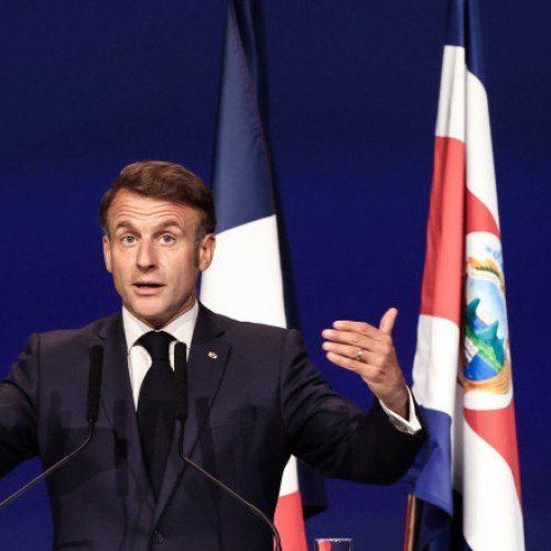 Macron nu exclude din nou alegeri anticipate, în ciuda faptului că a refuzat această opțiune recent