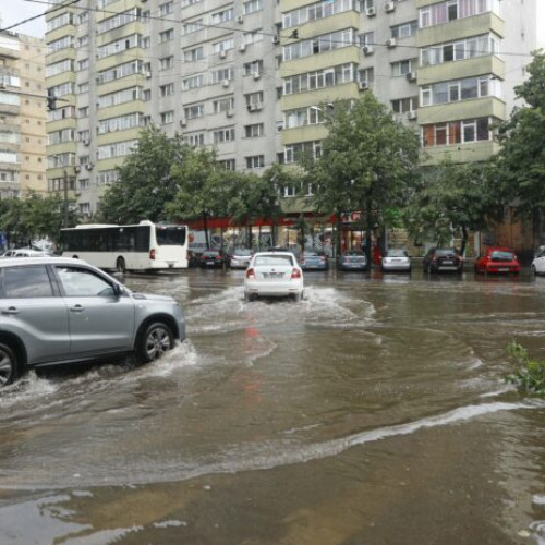 Ploi torențiale și vânt puternic: bilanțul intervențiilor la București și Ilfov