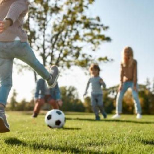 părinții din cluj-napoca cer montarea de umbrare în parcurile pentru copii