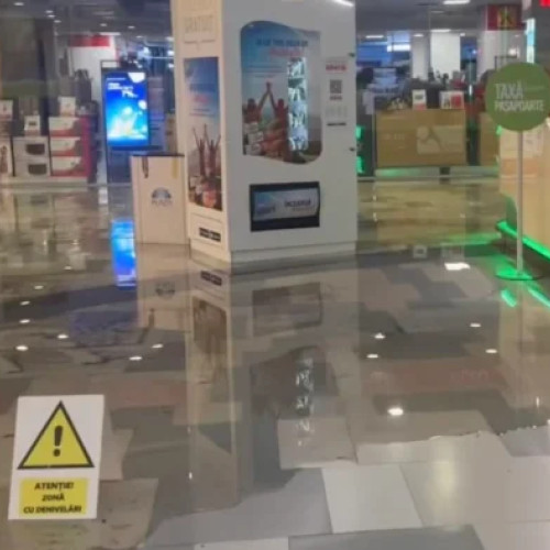 Control al ANPC la mallul Plaza România după un incident de amploare