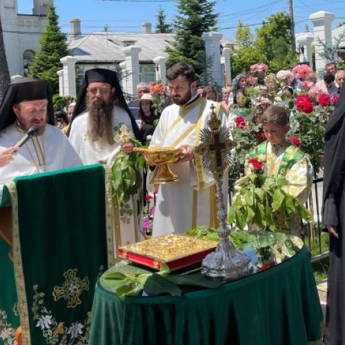 Ceremonie de sfințire la o veche biserică din Ilfov