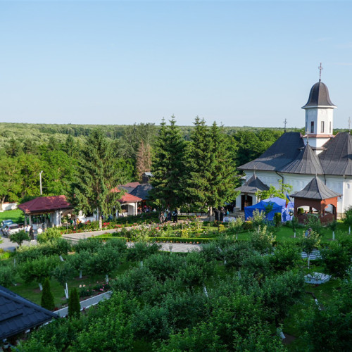 pelerinaj de sărbătoare la manastirea buciumeni de ziua sfantei triemi