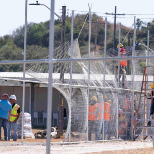 Planul administrației Trump de a transfera migranți către baza Guantanamo Bay