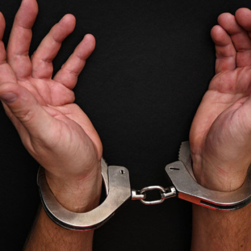 Buzău: bărbat arestat pentru tentativă de omor calificat și distrugere