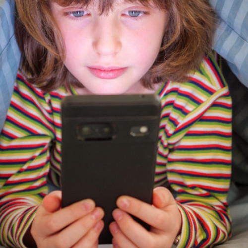 Comisia Europeană respinge interzicerea accesului minorilor sub 15 ani la rețelele sociale