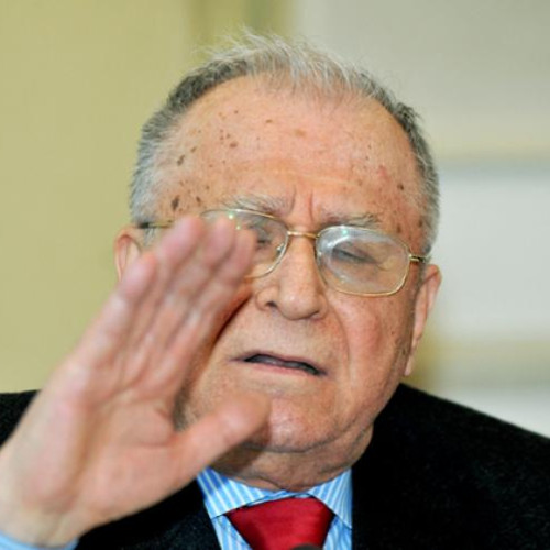 Ion Iliescu se află în continuare în stare critică la spital