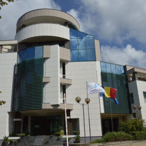 ApaVital a încheiat un nou contract pentru alimentarea cu energie electrică, după ce a câștigat în licitație fără publicare prealabilă. Potrivit ziaruldeiasi.ro, compania a ales societatea Getica 95 Com SRL din Râmnicu Sărat, Buzău, pentru aproape 31 de milioane de lei, suma similară cu cea încheiată anul trecut.