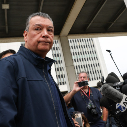 Senator american, scos din sala și încătușat în timpul unei conferințe de presă