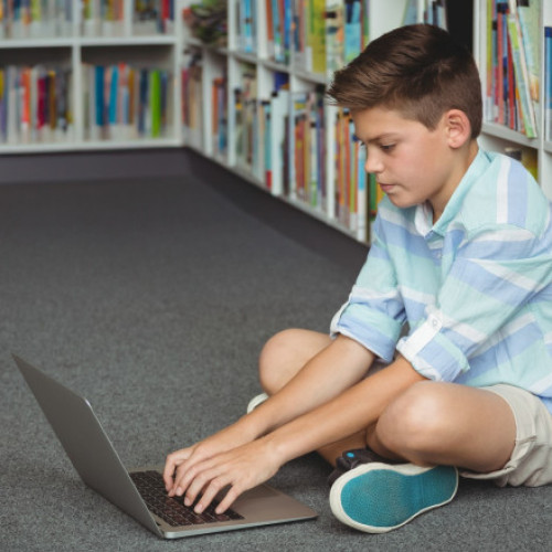 Google și Apple își reafirmă poziția împotriva verificării vârstei în magazinele de aplicații