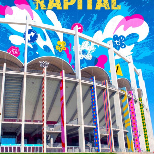 John Summit și-a consolidat poziția în muzica electronică în 2024 cu realizări remarcabile, notează newsbucuresti.ro. Single-ul „Deep End” din 2020 a fost cel mai ascultat pe platformele digitale în anul respectiv și l-a propulsat rapid în topurile internaționale. În acest an, piesele sale de pe platforma Spotify au fost accesate de peste 1,5 miliarde de ori, confirmând succesul său global.