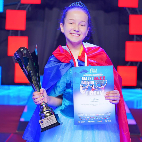 mici balerine din Dâmbovița au cucerit podiumul european al baletului