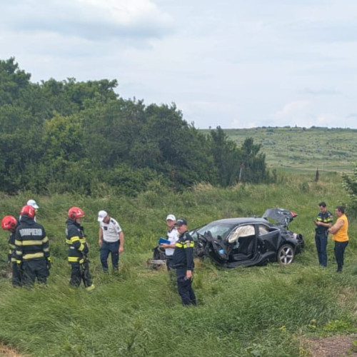 Accident feroviar în localitatea Măcănești: o persoană rănită după impactul dintre tren și autoturism