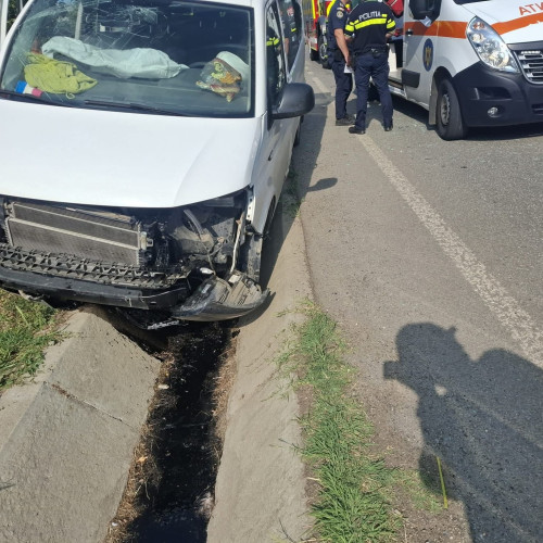 accident rutier în Iași: nouă persoane implicate în localitatea Malăiești