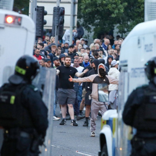 Tensiuni și violențe în Ballymena, Irlanda de Nord, după incidentul din iunie