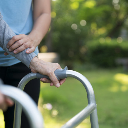 Numărul femeilor care pleacă la muncă în străinătate și ajung ulterior la psihiatru în urma dificultăților de adaptare rămâne ridicat