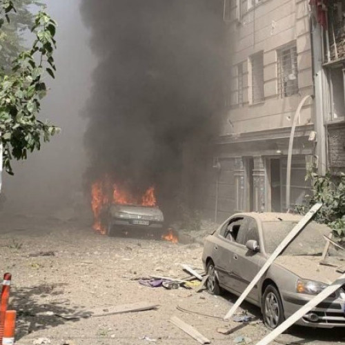 Explozie misterioasă în Teheran, suspectată ca fiind un atac cu maşini capcană