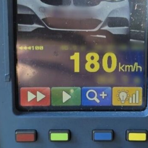 Polițiștii din Olt au depistat o femeie care circula cu viteză excesivă pe drumurile publice