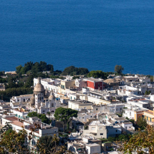 Primarul insulei Capri interzice promovarea de către chelneri și vânzători