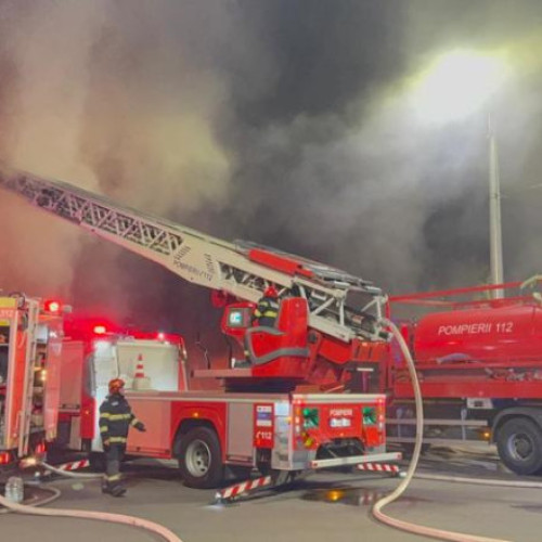 Incendiu în Galați: intervenție masivă pentru stingerea unui foc de amploare