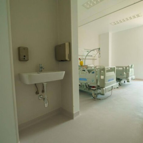 progres în construcția noului spital din bucurești