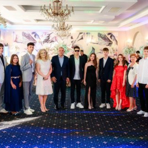 clasele a IV-a și a VIII-a au sărbătorit trecerea în noi etape educaționale în comună Afumati