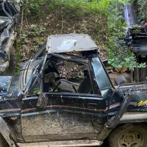 Tragedie în Argeș după ce un autoturism s-a răsturnat într-o râpă