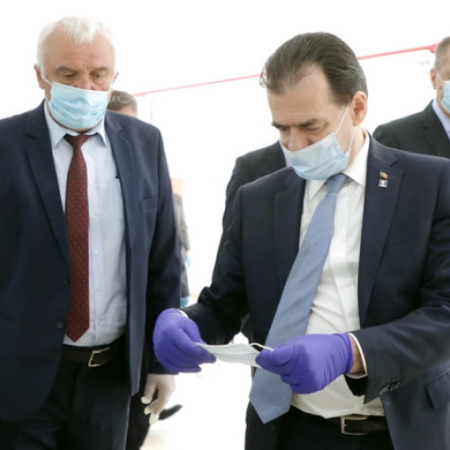 Linia de producție a măștilor sanitare de la uzina din Dragomirești, județul Dâmbovița, inaugurată în 2020 de fostul premier Ludovic Orban, se află în prezent în conservare, iar conducerea fabricii o consideră o pierdere totală. Constantin Tocan, directorul Uzinei de Produse Speciale din Dragomirești, a declarat marți că linia nu mai funcționează și este sigilată, fiind inactivă în momentul de față, notează digi24.ro. &quot;Investiția, pierdere totală&quot;, a spus acesta, în timpul unei vizite de lucru efectuate de ministrul Economiei, Bogdan-Gruia Ivan.