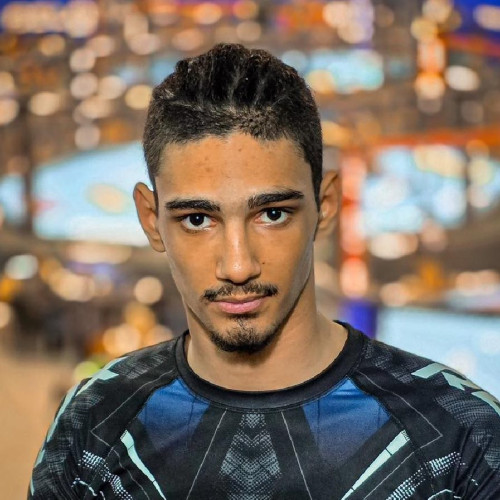 Eric, norocosul participant la cea mai importantă competiție internațională de arte marțiale mixte, are acum ocazia să evolueze alături de cei mai buni tineri practicanți din lume. Evenimentul este organizat de Federația Internațională de Arte Marțiale Mixte (IMMAF), care a fost înființată în 2012 și beneficiază de susținerea UFC, liderul mondial în MMA profesionist.