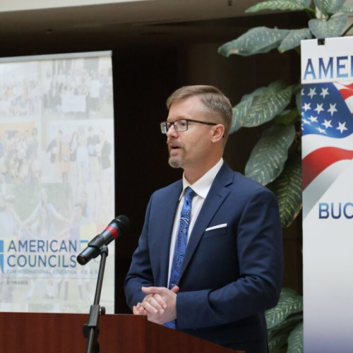 românia și Statele Unite colaborează în domeniul securității cibernetice, a afirmat Michael Dickerson, însărcinat cu afaceri al Ambasadei SUA în România, potrivit unui comunicat al misiunii diplomatice de la București. Potrivit sursei citate, această declarație a fost făcută pe fondul unui exercițiu cibernetic desfășurat în cadrul operațiunilor militare comune.